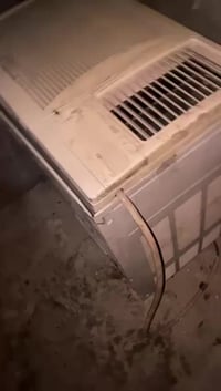 مكيف شغال للبيع تواصل واتساب 07705331495