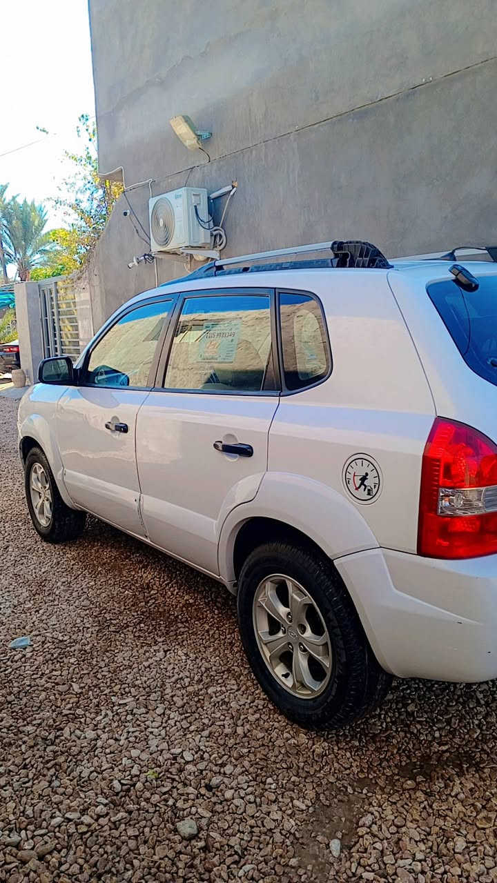 السلام عليكم توسان خليجي 2009 للبيع فقط رقم بغداد انكليزي باسمي محرك 2000 تخم تايرفتحة صقف تبريد ثلج السعر 115$ بيها مجال العنوان بابل الكفل للتواصل ***********
