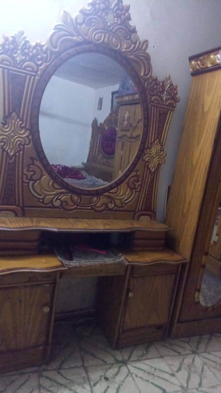 السلام عليكم غرفه للبيع ٤٥٠ وبيها مجال اتصل علئ رقم بي وتساب ***********
