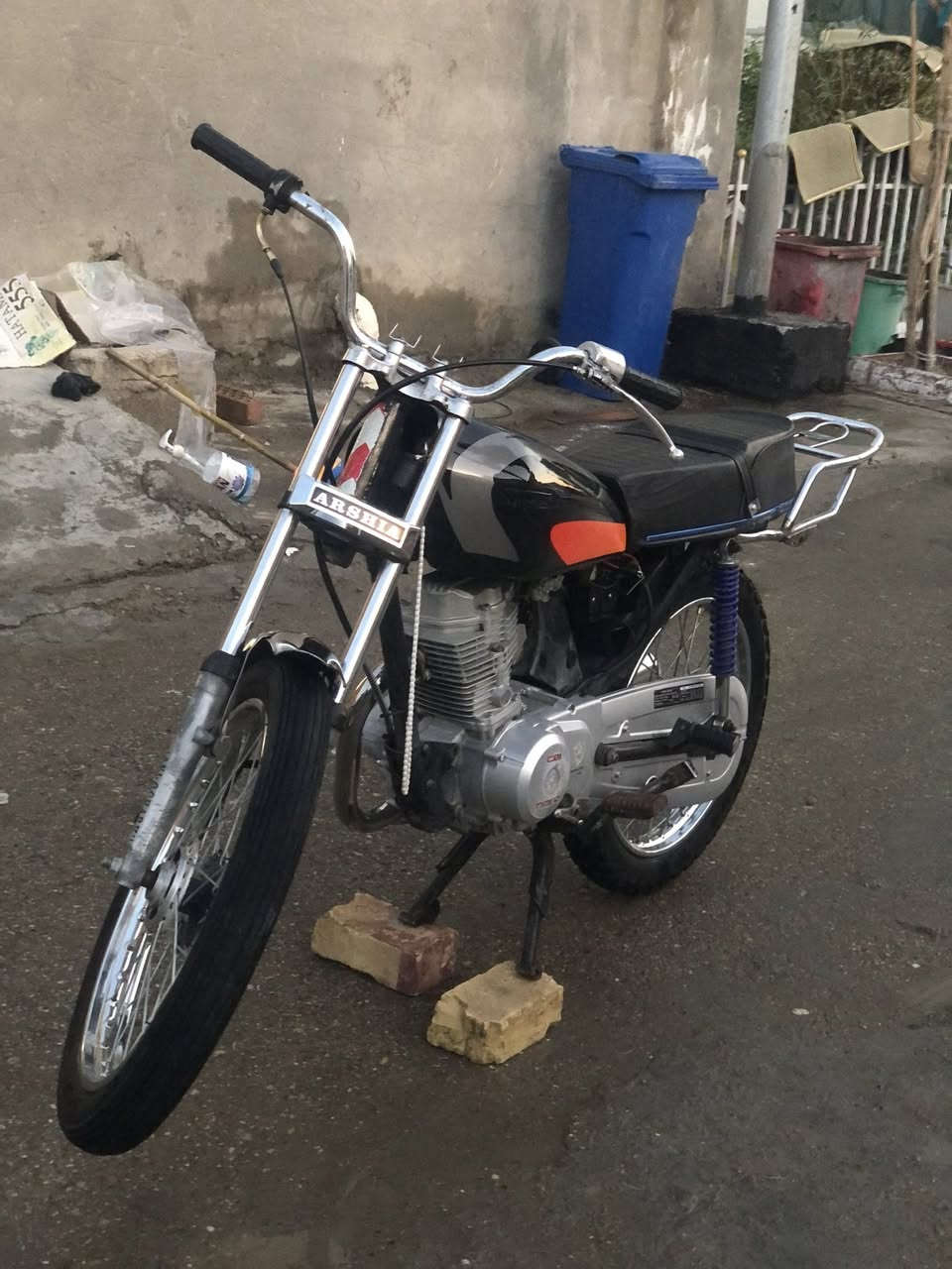 السلام عليكم الدراجه للبيع الدراجه خير من الله المكان ديالى المقدادية وهاذه رقم *********** 
سعر الدراجه 325 وبيه مجال
