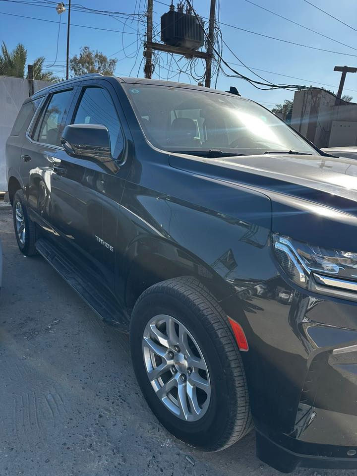 السلام عليكم                                  تاهو موديل (٢٠٢٤) مواصفات معروفه ماشية (٣٨٠٠٠) بدون بارد او صبغ السعر (٥١٠٠٠$) للاستفسار اكثر الاتصال ***********
