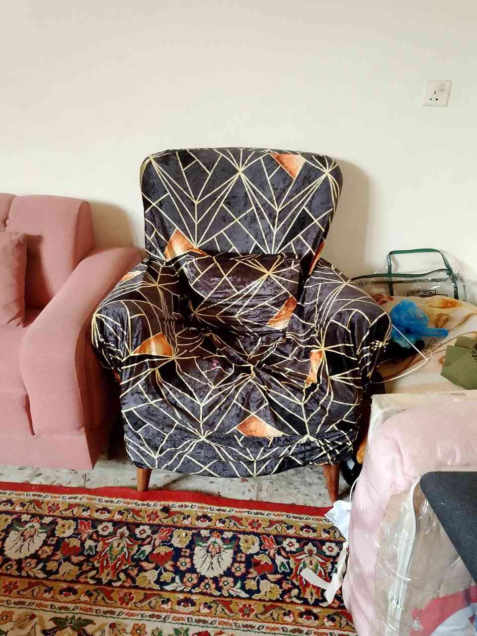 سلام عليكم اثاث بيت مستعمال كلمن وسعره لاستفسار *********** وتساب عنون بغداد الجزيرة السياحيه
