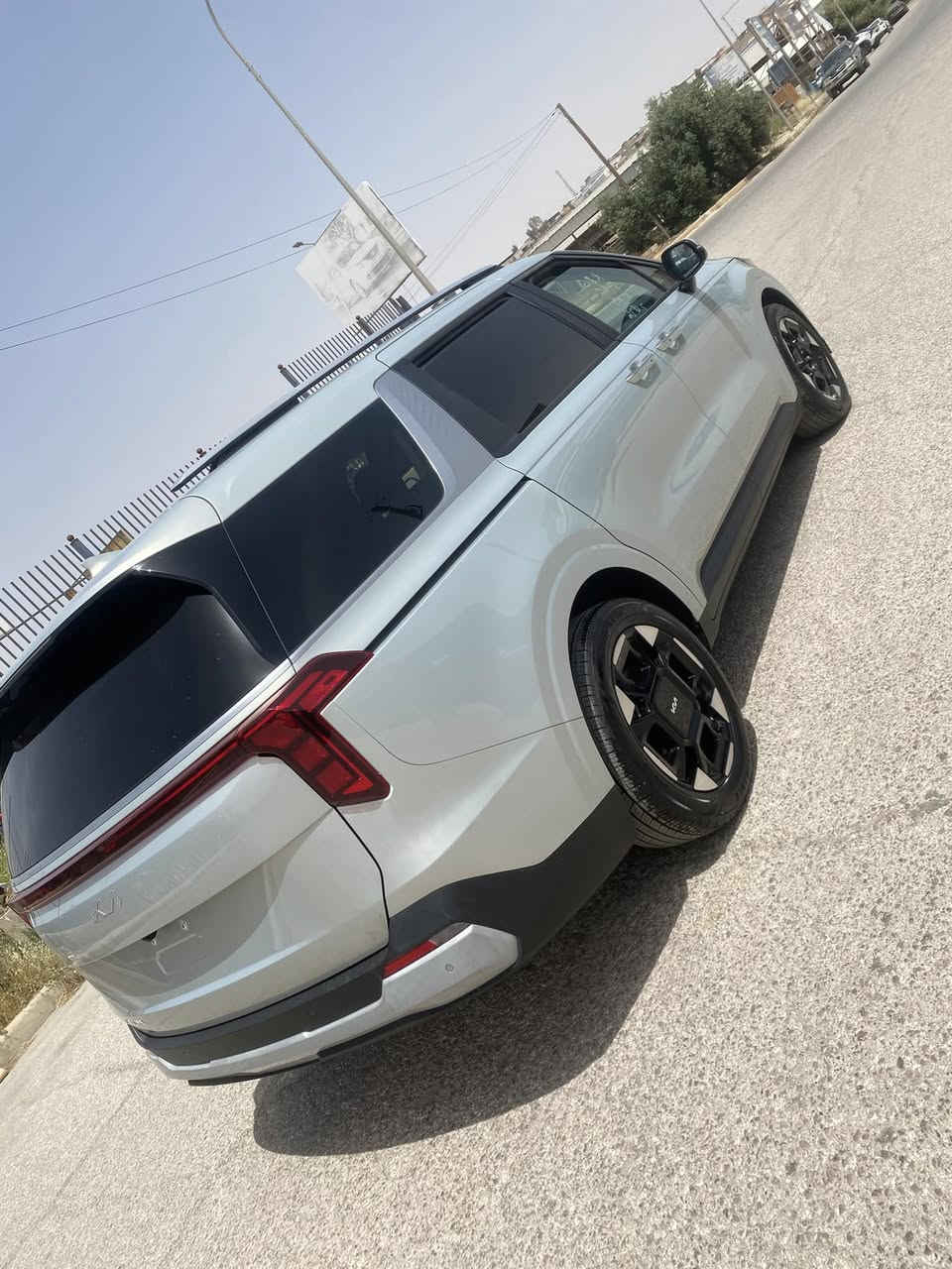 ياالله كيا كرنفال موديل ٢٠٢٥ وارد امريكي ٨راكب مكينه ٦سلندر فول مواصفات ما عده الفتحه ماشيه ٩٠٠٠ جاهزه السياره اي نقص مابيها بدون ايرباك  حادثها تبديل بنيد فقط بدون دواخل صبغ بنيد وحافت الجاملغ الايسر  السياره حالين بلأردن تريده على كتاب الشهداء أو كمرك عادي  للأستفسار ***********  وتساب
