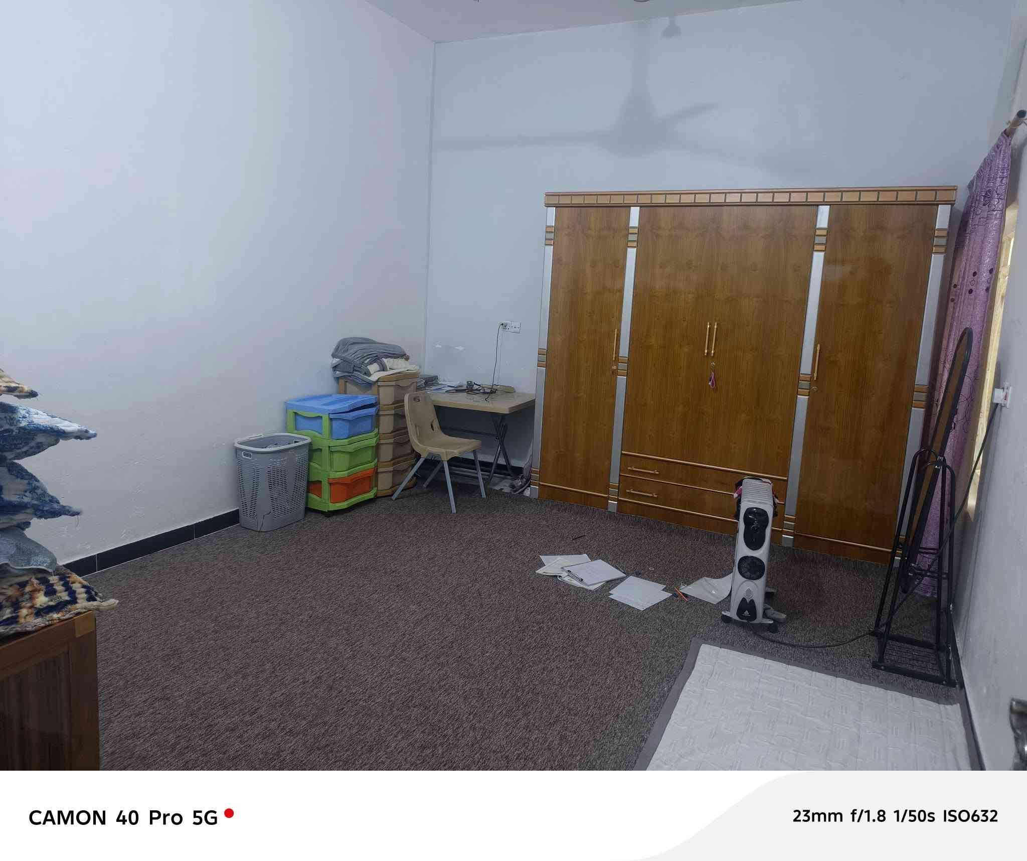 بيت طابو صرف مساحة ١٥٠ بناء طابوك سقف كونكريت غرف ١ صاله مطبخ ديوانية طارمه صحيات حديقة خدمات ماء كهرباء شارع مجاري ناحية فضليه شارع محطه قرب مجمع لمصطفى سعر ٧٥ وبي مجال قليل اتصال عله رقم*********** وتصال  عله واتساب
