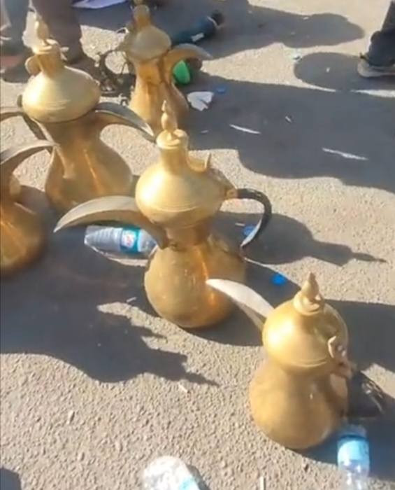 سلام عليكم ورحمة الله وبركاته 

عندي كمكم عدد2 طول متر ونص
نوع رسلان اصلي 

وعندي دلات صغار عدد10
نوع سوري درجه أوله مع سعودي ختم
جدد بعدهن لايلون شرط بس ضامهن بل بيت
سعر 3مليون ونص كلهن مكاني ناصرية
🪬🌹


**إذا كنت صاحب هذا الإعلان وتريد حذفه لأي سبب، رجاءا أرسل رسالة إلى الدعم الفني**