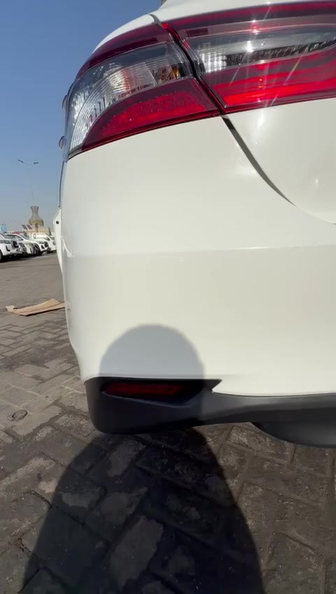 السَلٱمٌ عـَلـْيگمّ-ۈرحـْمّـٌة ٱللـّہ ﯙبُرگـّاتہ
TOYOTA  CAMRY     2023
للبيع تويوتا كامري ( LE )
وارد امريكي 
لون أبيض 
فور ويل.   AWD
رقم بغداد بسمي أني مستوردهة 
تحويل ثاني يوم
ضرر السيارة
بنيد وجاملغ  شادهن أصلي وكالة مال شركة اومصبوغات
اوبل نقل صار بيهة رصعة بل هلال جاملغ خلفي معدل بل بي دي ار 
بيهة ايرباك راجع سستم بلادي مال شركة يعني أشتريت إرباكات اصلية مال تفصيخ اوشادهن 
محرك أربع سلندر  2.5   بانزين
مواصفات السيارة 
كشن جلد وكهربائي
شاشة كبير لمس
تحكم استيرن جهتين
سايد بريك كهربائي بصمة
تجغيل عن بعد 
كامرة خلفية 
مثبت سرعة 
رادار امامي
تحديد مسارات 
3 أنظمة (ECO)(NORMAL)(SPORT)
حساسات ويل أمامي وخلفي 
حساسات مانع انزلاق أمامي وخلفي  ABS
لايتات امامي (LED) عدسات زينون ببلادي 
بروجكتر عدسات زينون
كفرات بروجكتر لداد 
حواجب شباك اعلى لداد 
مضخم صوت دمام بلادي
ماشية السيارة  46 ميل على مشي امريكة 
ملاحظة السيارة أصلحت كل غراضهة  أصلي اي قطع بل سيارة شديتهة اصلي يعني لا جديد  ولأ تجاري 
سعر السيارة  210 $ وبيها مجال بصيط لين السيارة امكافتني اكثر من هاذ السعر بهواي صرفت عليها  رجعتها مال وكالة لين يجي ايشوف السيارة حت سونار أكلي مارد 
وبل عافية على ياخضه 

أستفسار رقم هاتف : *********** 📞
