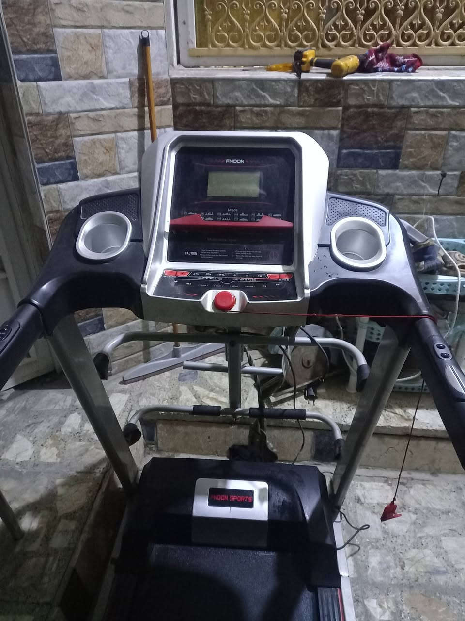 جهاز جري استخدام منزلي نضيف جدا وزن يتحمل ١٦٠كيلو دبل ماطور جبلي سعره ٢٠٠ العنوان بغداد، ***********
