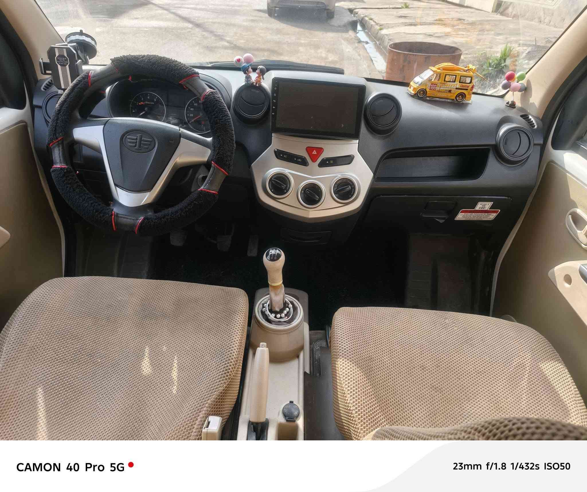 السلام عليكم
فاو الخشفه 10 راكب موديل 15 
السياره على وضع الشركة ما فاتح بيها برغي السياره ماشيه 30 مثل ما واضح بل صوره الهيئه صفر الغرامات صفر تأخذ 
بسم الشركه شرط  التحويل مباشر مكان السياره موصل 
بدون بطاقه وقود 
بيها منضومه غاز 60 لتر 
طخم امامي خلفي نضيف حيل 
لا صبغ ولا بارد على وضع الشركه 
كير مكينه شرط 
تبريد ثلج قطعتين شغاله 
تدفئه شغاله 
سنويه تنتهي شهر 2026/12
طخم تاير جديد خط ابيض
الوايرمنيه كلها شغاله على وضع الشركه 
السياره جاهزه من كل النواحي 
السعر 66$ 
غير متواجد على الفيس 
الاتصال على الرقم ***********
