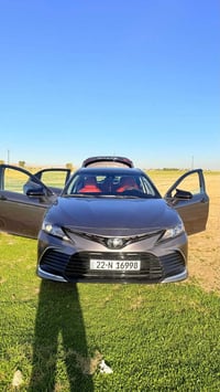 تويتا كامري للبيع  LE وارد كندي  2023 ماشيه 15 الف لون نفطي   سياره ما...