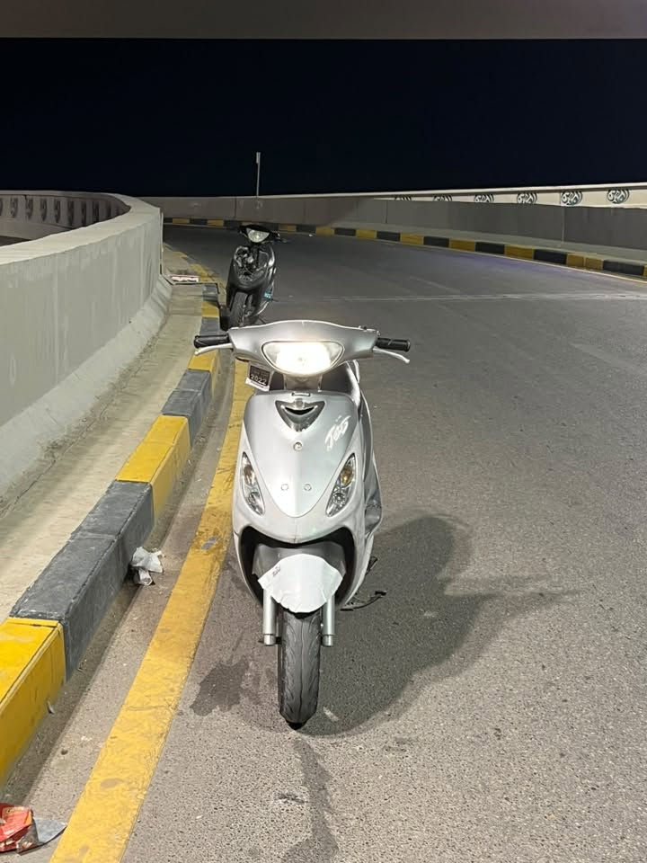 دراجه ماكس منغولي حاويه سالها شهر من طالعه عشرط مكفوله سعر ٩٠٠وبيه مجال قليل خاص ورقم ***********
