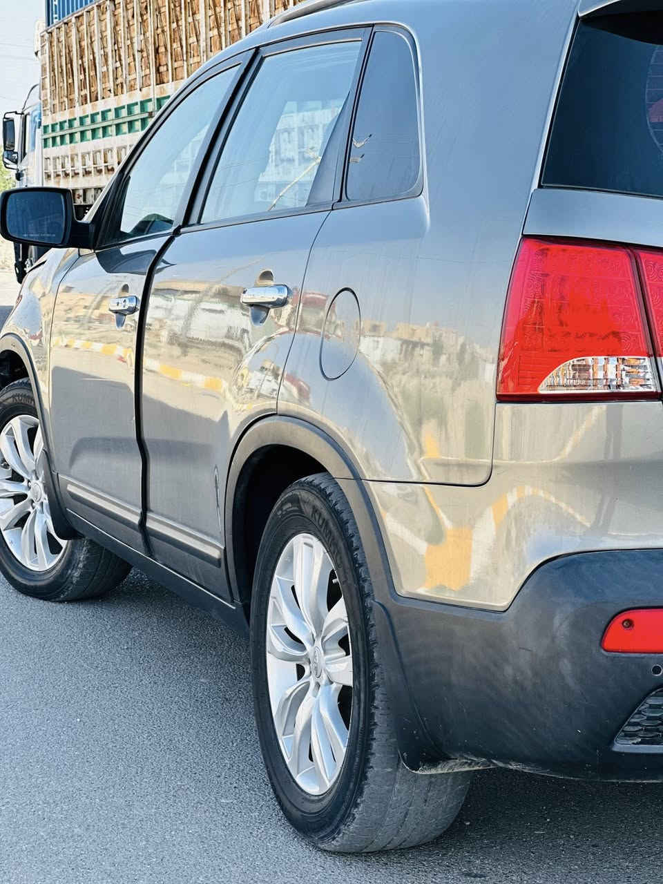 سلام عليكم
سورنتو 2013
مكينه كاز 
مكنيه كير مكفولات 
تبريد تدفئه شغال 
شاشه 
تحكم سترين
7 راكب 
السعر 55 او بيها مجال 
*********** 
ناصريه
