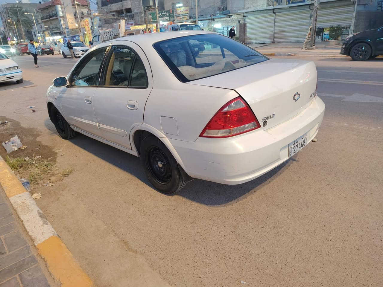 نيسان سامسونك موديل 2007 محرك وكير اوتو بحاله جيده جدا السعر 75 مكان بغداد منصور  الاسكان ***********صبغ عام
