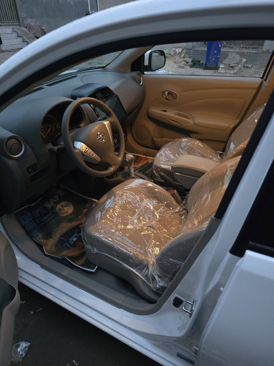 نيسان صني هندي موديل 25 بيه هاي الملاحظه مأشره بالصوره فقط تريد تحويل وكاله أني حاضر مكان سياره كربلاء السعر 122 الاتصال ***********
