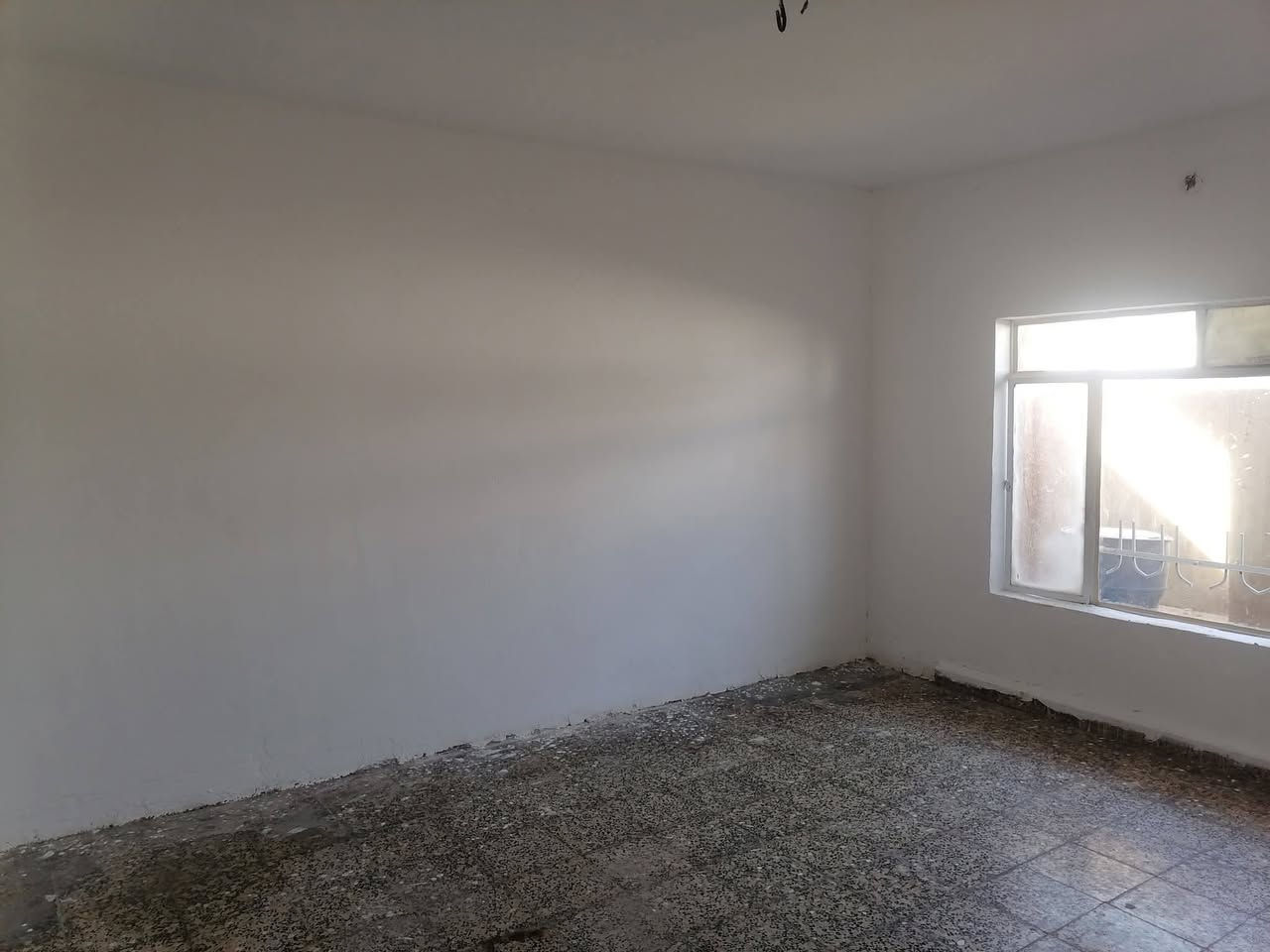 مساء الخير
للأيجار للأيجار للأيجار
دار سكني في حي الجبيرية الأولى
من جهة البوهراط

٣ غرف نوم
استقبال
مطبخ
البناء نضيف جدا
للأستفسار الاتصال على
*********** واتس
*********** اتصال
مكتب البصمة للعقار الضباط الثانية مقابل مذخر أدوية الراوي
