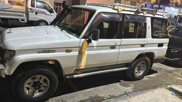 سلام عليكم تويتا لاندكروز موديل 1992 محرك كاز مال كيه 3000 السياره نضيفه مجدده دوشمه جديده وبيها صبغ جماليه مكانها الأمين رقمها انبار دولي بسمي تحويل ثاني يوم *********** استفسار أكثر خاص او الاتصال ع الرقم
