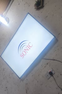 تلفزيون للبيع SoNlCشرط ممشتغلة حجم 43  سعر 200 شراي يخابرني 0770871608...