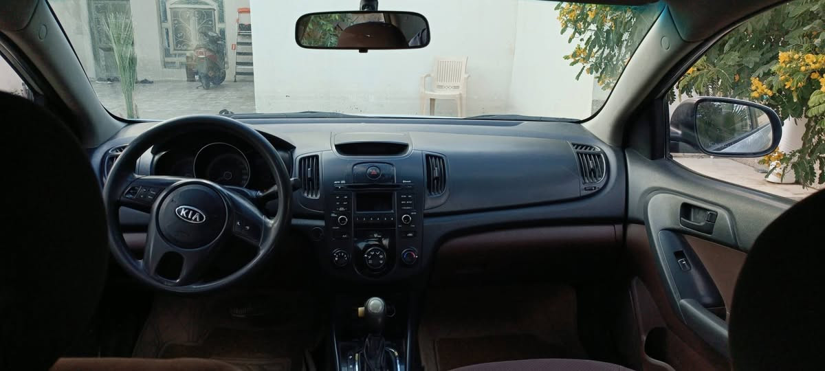 السلام عليكم 
سيراتوا 2012 خليجي كفاله من الصبغ سيارة نظيفه جدا محرك كير كولشي نضيف ادامه كامله 
رقم نجف مكانه نجف 
بيه بارد قليل جاملغ امامي او جاملغ خلفي شي قليل 
اورصعات بالقمارة والجنطه 
سعره 92
***********
