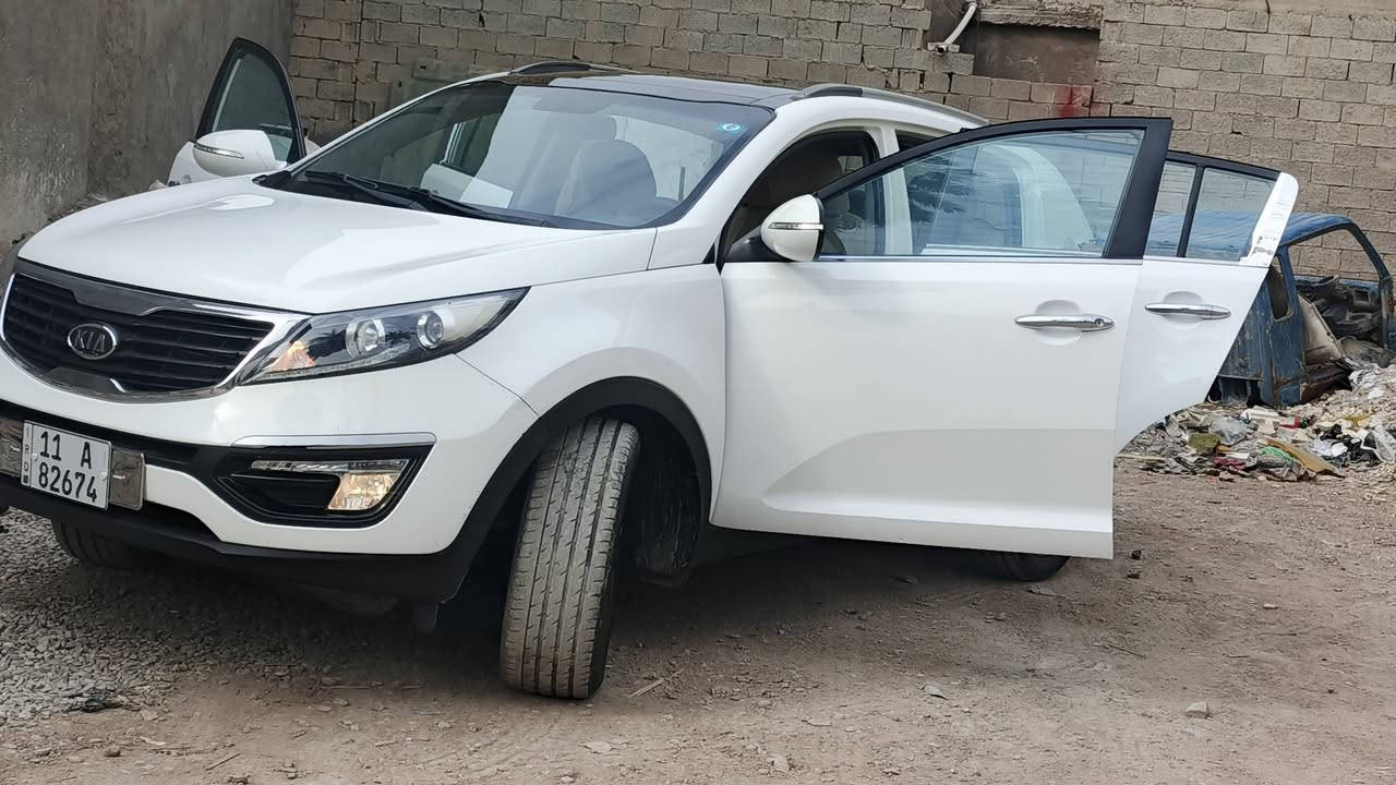 سلام عليكم ورحمة الله وبركاته  سياره سبورتج للبيع مديل 2012 خلييجي السياره فول مواصفات ما عده البصمه ولسياره نضيفه ملاحضه الي يريد يستفسر عنهه الاتصال عله الرقم *********** العنوان بغداد سوك حي النصر  سعرهه السياره 150 وبيهه مجال لطيبين
