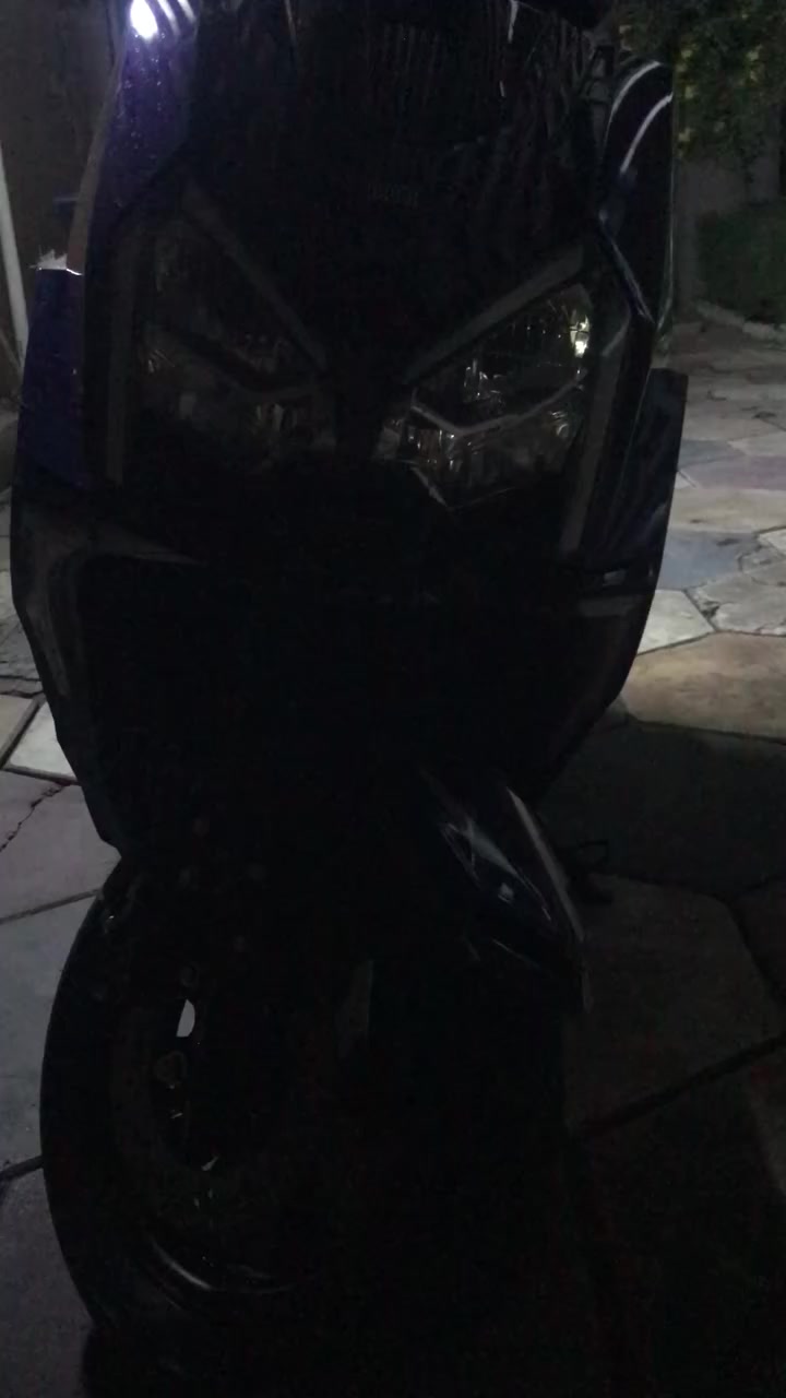 السلام عليكم دراجة MTR شحن للبيع ((الوصل مالتها موجود بي التاريخ والسعر المأخذها ))   

المواصفات …
ملف 2000حقيقي 
تشتغل بنظام الNFC (الكارت )
وبيها منفذ USB للشحن الهاتف 
بيها بصمات للقفل و الفتح وتشغيل 
بيها تشغيل عن بعد
تجي دكمة خاصة للرماش ولايت عالي ناصي 
دبل اشارة 
بيها نظامين ال PوR
رجوع للخف 
سرعة 80
التايرات من النوع الكبير 
بيها بصمات 2وكارتات 2وسويج 1
تمشي مسافة 80كيلو 
الدراجة تكون عالية عن الأرض 
بريكات دهن دسكات

الدراجة نضيفه وخير من لله  بس اللد مالتة ماعرف شبي موضح بل صور الاشاير شغالة  السعر 800 الف قفل محتاج فلوس و رايد ابيعة مكاني بغداد حي اور
*********** وتساب او اتصال فقط
