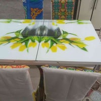 ميز طعام • نظيف