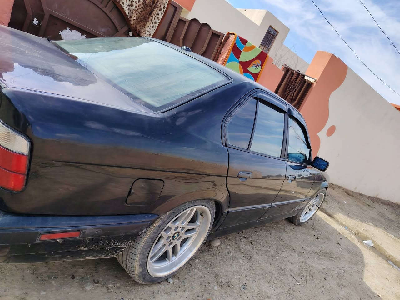 بيئم موديل 1992 حجم 525 فول  محرك كير صدر غرفه كله جديد محرك وكير  صقر دبل فانوص. رقم اربيل هزه جديده تبريد ثلج صدر تخم تاير. مناقصها بس صوت بل باور بشاره فقط  السعر 64 وبيها مجال مكان سياره صلاح الدين بيجي الاستفسار *********** بي واتساب
