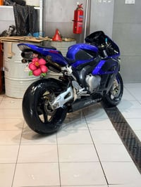 Cbr rr 1000 دراجه مكفوله من كلشي رقم و سنويه ب اسمي عليهه ادامه كامله ...