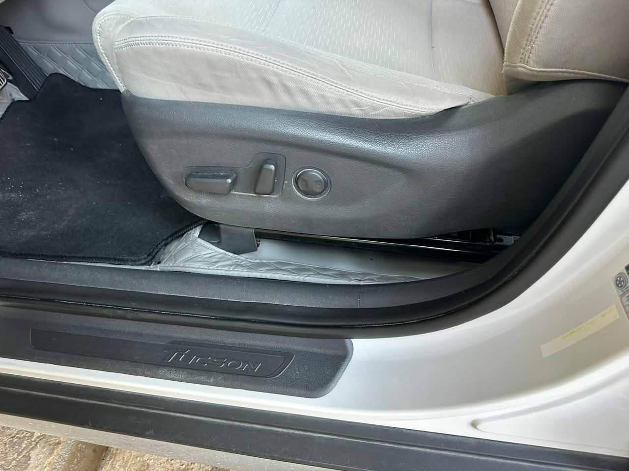 سلام عليكم البيع توسان موديل 19رقم ديالى محرك 2400 وارد امريكي سياره جديده بمعنه الكلمه سياره بسمي تحويل ثاني يوم الاتصال ***********
