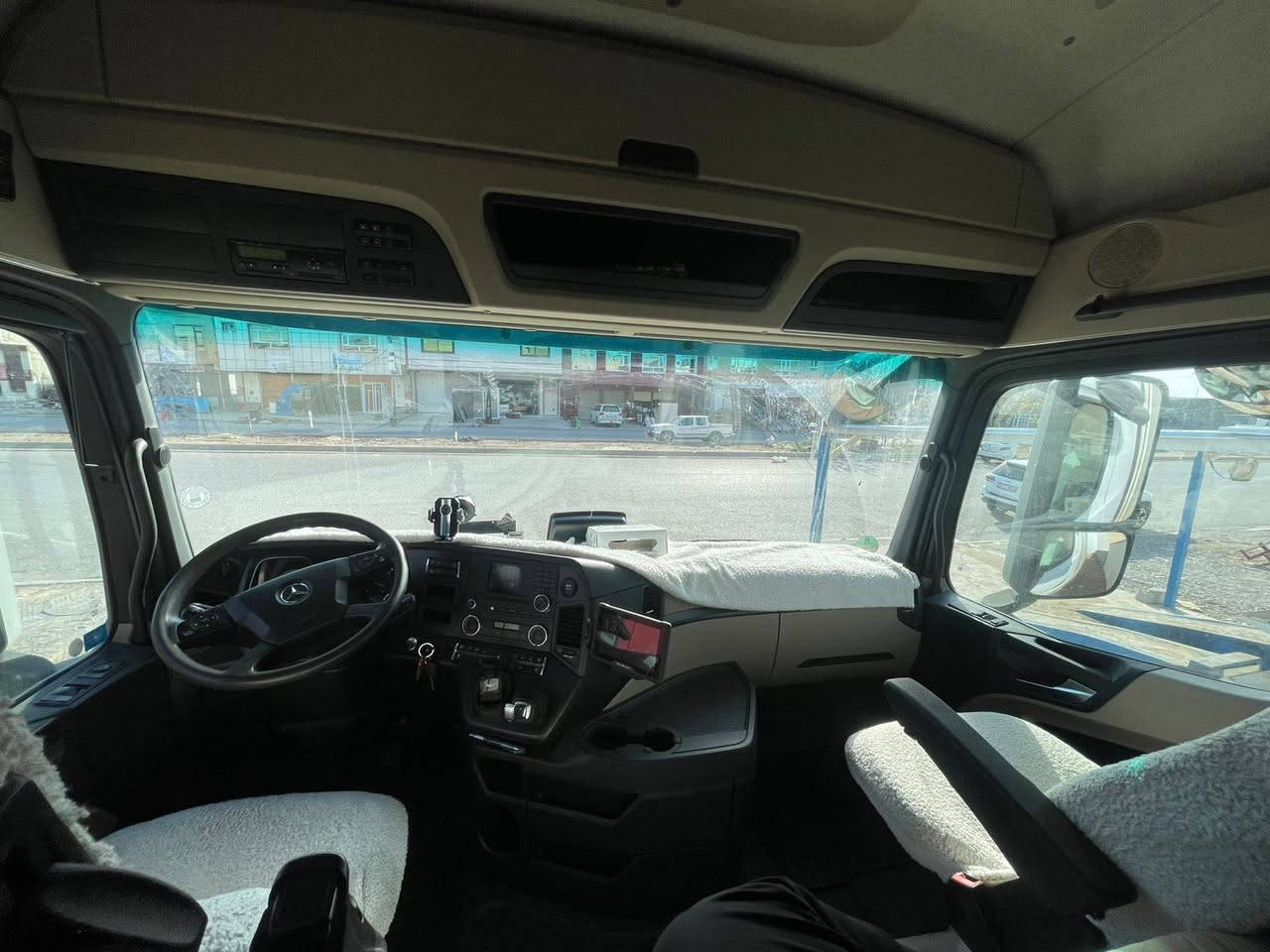 اکتروزوحش للبیع 2016حجم 2543فول مواسفات تایرات جدید ای شی بی نقس ***********
