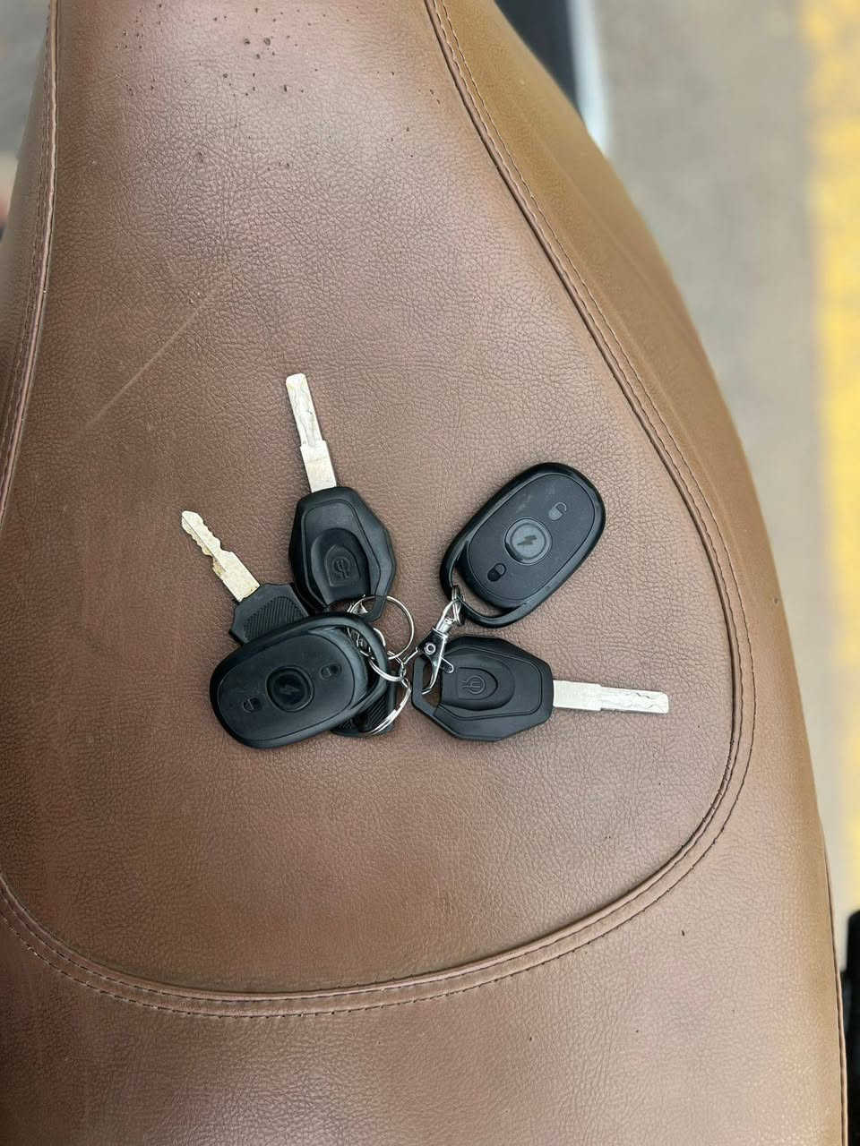 سلام  عليكم شباب دراجه شحن للبيع نوع كلاسك MTR دراجه بعدها وضع وكاله استخدام 25 يوم فقط وصل شراء موجود. دراجه عالميه والله وسياقتها بعد احله دراجه تخيل ومكفوله كفاله عامله وعفحص بيها مواصفات تخبل 

الموديل 2026
النوع كلاسك MTR 
البطاريات 5 دبل 
التحويلات 1.2.3
السرعه 60
رجوع الخلف R 
تشغيل عن بعد 
جهاز انذار السرقه 
بصمات 2
سويجات 2
وصل شراء موجود
اشاير رباعيه 
لايتات زنوزن قويه جدا 
شاشه تعرض الك كل عطل يصير 
بريكات دسكات دهن هدروليك 
 شاحنه اصليه  تدعم شحن سريع ويقاف ذاتي 
اطارات جوبلس  
لونها كلششش مميز وحلو 
كلها كامله مكمله 

اي استفسار اتصال 

***********

مكاني بغداد الاعظميه
