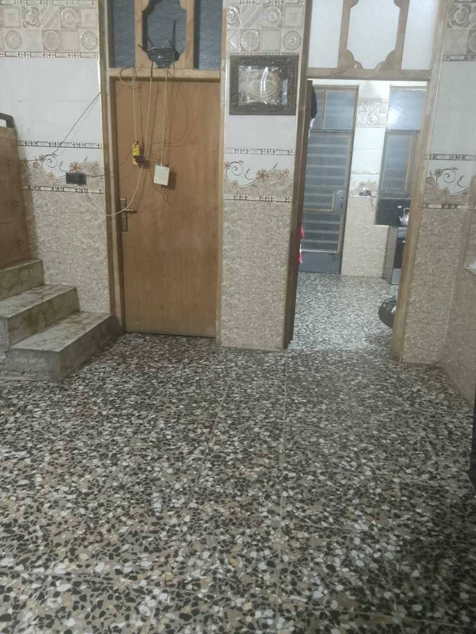 السلا عليكم بيت كامل 144 للايجار فوك مشتمل سويت كامل معزول درج وباب بناء حديث 3غرف ومطبخ وبالكون كبيره وصحيات طابق للارضي هم للايجار صاله ومطبخ حار وبار واستقبال وغرقتين ومنورين وصحيات بناء حديث للاستفسار ***********
