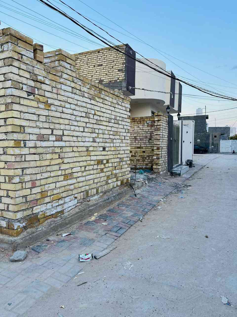 هيكل للبيع مساحه 120 متر غرفتين نوم صاله ستقبال مطبخ صحيات داخليه خارجيه
الموقع طويريج حي الجمعيه شارع ام البنين 

السعر وباقي التفاصيل خاص 

يرهم اقصاد 

***********

***********
