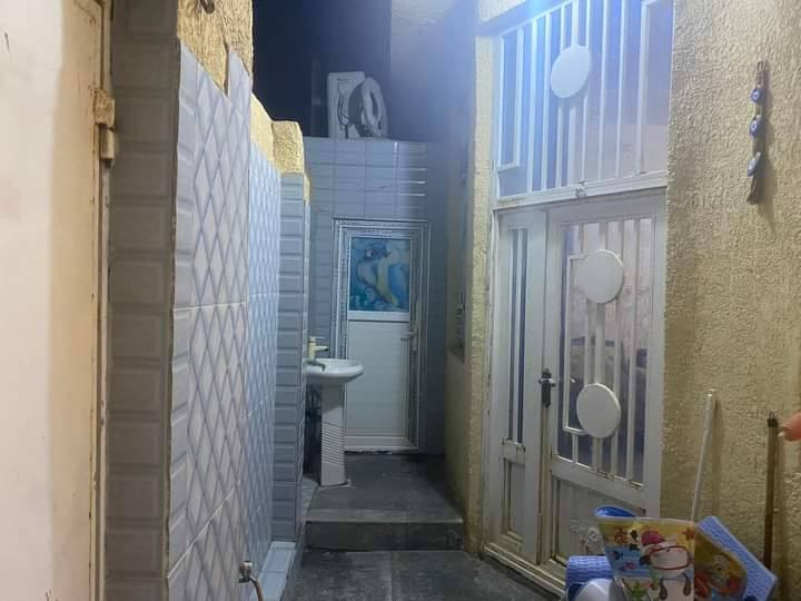 عندي بيت المعملجي خلف مدارس الوارث البيت جاهز من كلشي طابق واحد قرار ٢٥ واجهيه ٨ مساحه 100 متر طابوق كونكريت سعر مناسب  للتواصل
***********
***********
