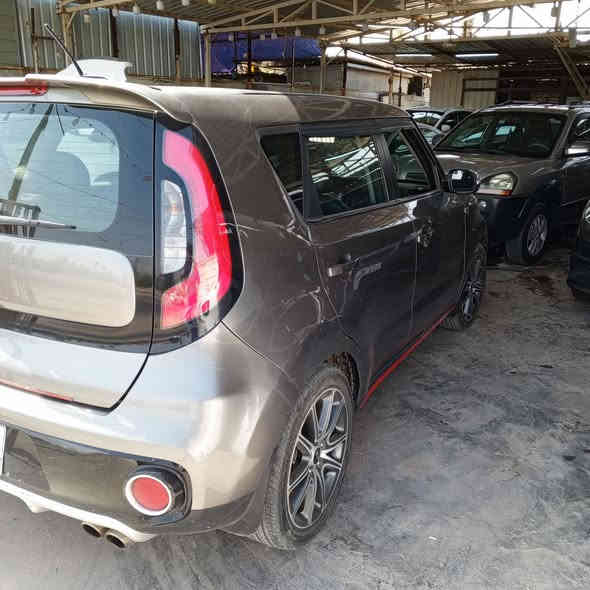 للبيع كيا صول موديل 18 لون فيلي مواصفات فول واحد  على واحد مكينه 1600 تيربو ماشيه 68 الف مكانهه بغداد صليخ بيهه بنيد ضبغ بدون دواخل بدون ارباكات ترهم مراوس السعر  127  ***********.  ***********
