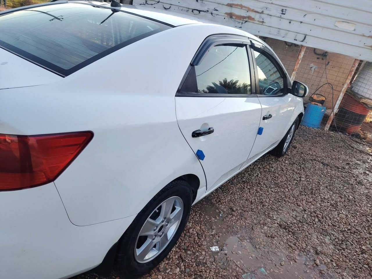 السلام عليكم
سيراتو 2012 خليجي سياره جاهزه نضيفه كير مكينه حداديه تبريد تخم تاير السونار مرفق ويه الصور 
سنويه . نافذه 25 . تحويل مباشر 
مكان بابل حله سعر 88 بيه مجال بسيط ***********
