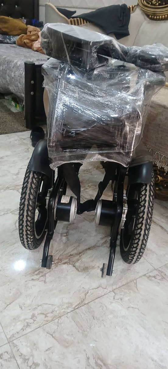 كراسي كهربائيه جديده بالكارتون يطبك ويصير بالسياره الشراي يتصل بغداد سعره ٥٠٠الف حجم كبير ٥٦ *********** وجميع الاحجام
