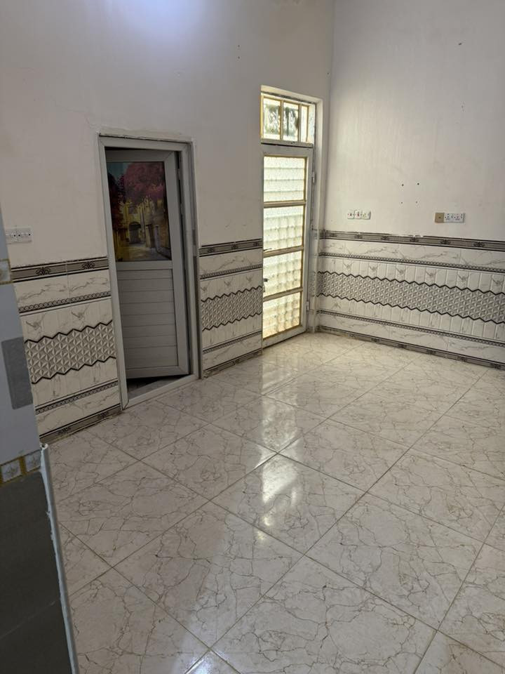 بيت 100م اجار منطقه حي موضفين خدمات متوفره قريب ع شيشان ثانيه سعر اجار 250/استفسار ***********
