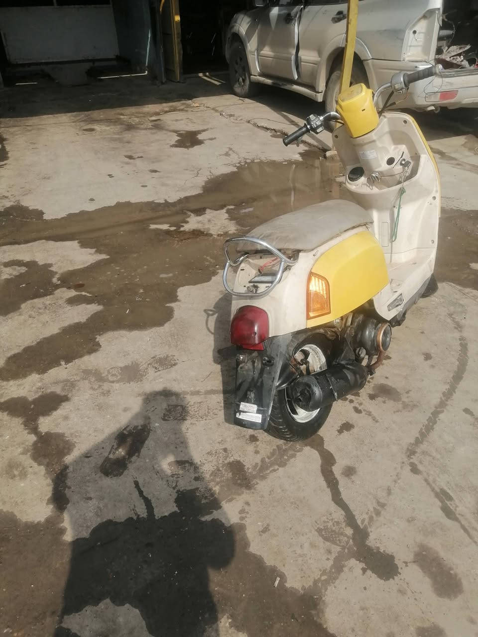 السلام عليكم للبيع او مراوس بسكنس فحل الدراجه مكينه خرسه كهربائيات شغاله نقص يدت بريك امامي او الاشاره الايمن البقيه كلها شغاله  السعر 350 المكان الحسينيه راشيديه


**إذا كنت صاحب هذا الإعلان وتريد حذفه لأي سبب، رجاءا أرسل رسالة إلى الدعم الفني**