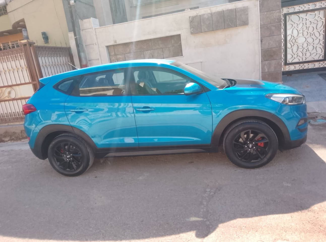 السلام عليكم توسانة موديل 2018وارد أمريكي محرك 2000  ماشية 100حادثهة بنيد ودعامية مواصفات السيارة كامره دواره تحكم ستيرن جهتين سعر السيارة 142مكاني بغداد البلديات رقم ***********
