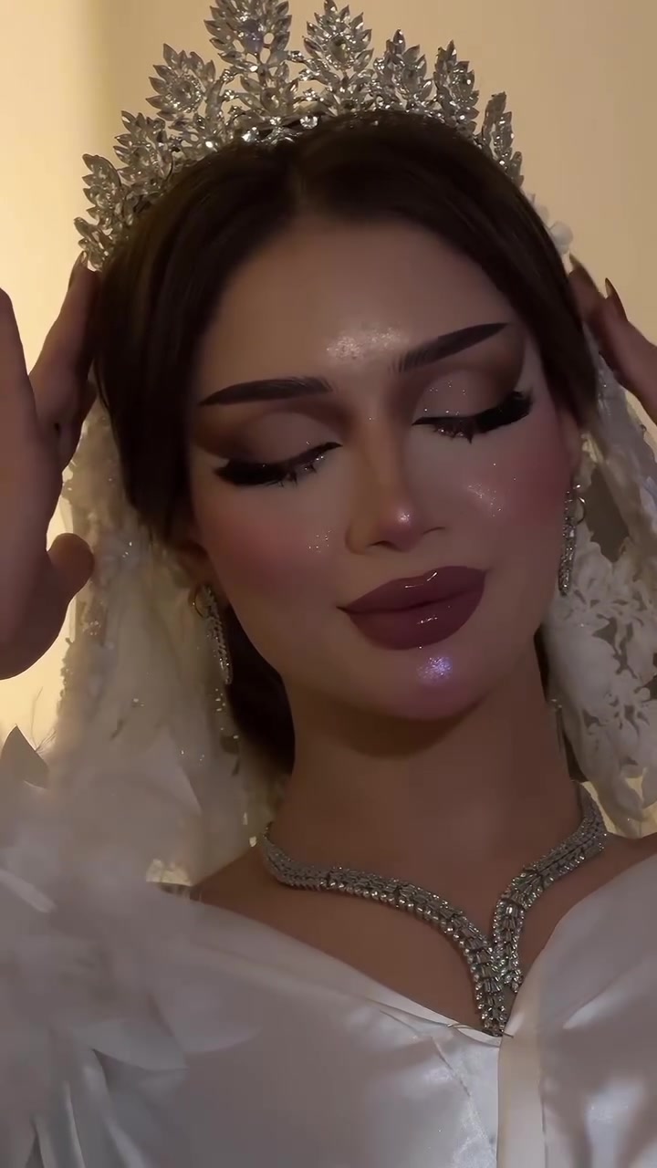 عروستكم وياانااا غيررر 
الدلال يمنا وبس 
عروس ميكاب vipمع تسريحة شعر vip
رموش ووشم واظافر وبودرجسم وتنظيف بشره عميق وحف 
ساررعووواا بل حجز تعليم العالي مدخل مجمع النور السكني ***********

