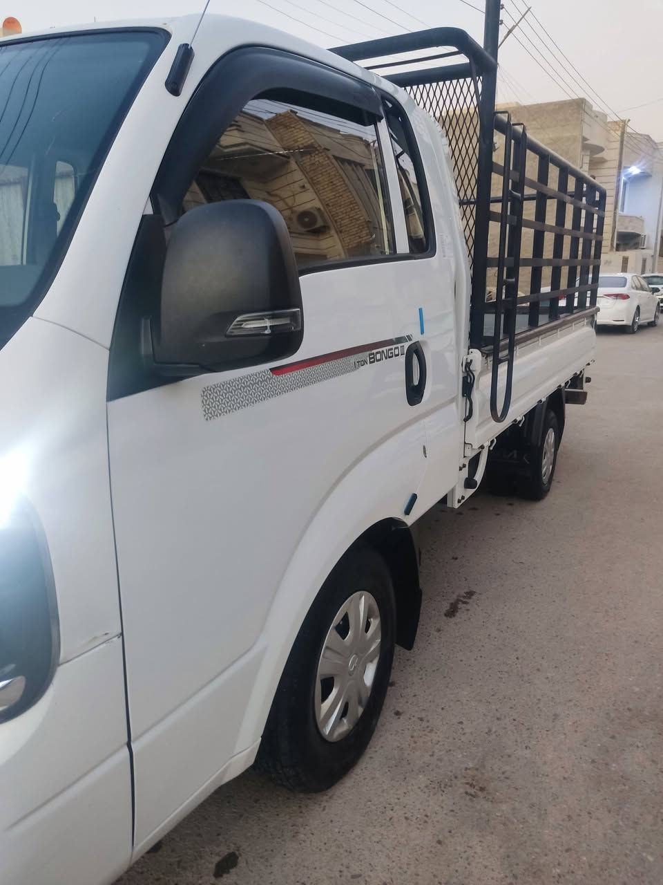 كيا بنكو 2023 مكفولة كفالة عامة ماشية 58 
فول مواصفات مكفولة كفالة عامة محرك 2700
السيارة باسمي تحويل مباشر جاهزة وبعدها بحالة الزيرو 
مكاني بغداد الدورة حي دجلة للاستفسار ***********

ملاحظة ابيع بدون محجر..
