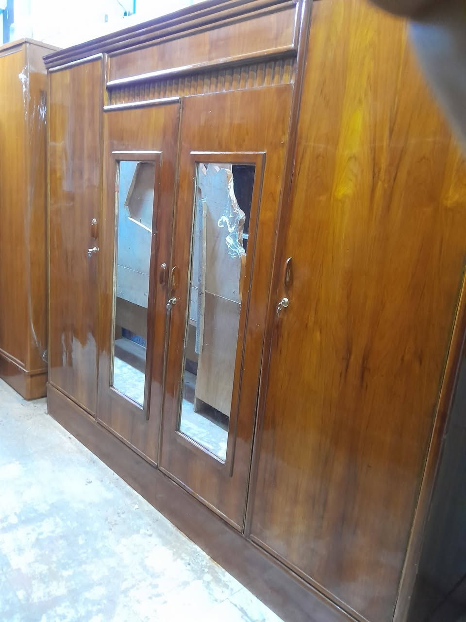 كنتور ابو الربعه نجاره البيع السعر متين وربعين الف وبيه مجال الحله ابو غرق حي حسين وتساب او تصال ***********مصطفى النجار
