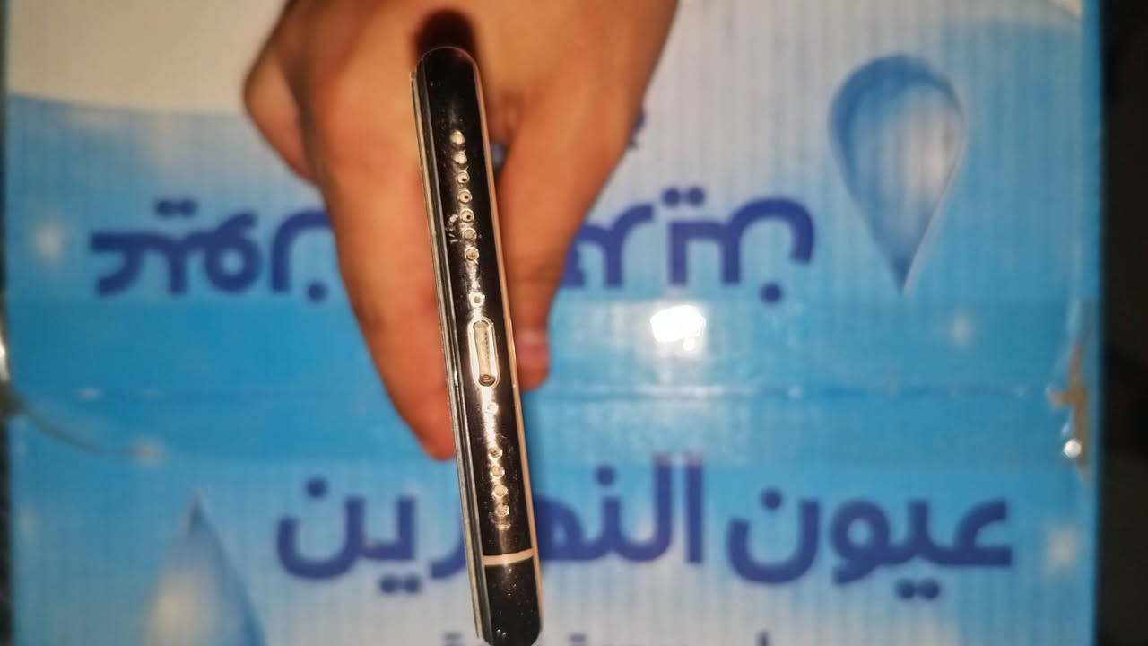 سلام عليكم عندي جهاز إكس ماكس جهاز نضيف بي خط بل شاشه مامثر ابد ومبدل بطاريه شاشه مابدل أي شي فقط بطاريه وكامراته واكفه اذا وكعه بصيطه اذكره 64 عنواني بغداد الغزاليه شارع المركز أي استفسار اتصال على هاذا الرقم *********** جهاز مراوس حسب القناعه فقط مراوس
