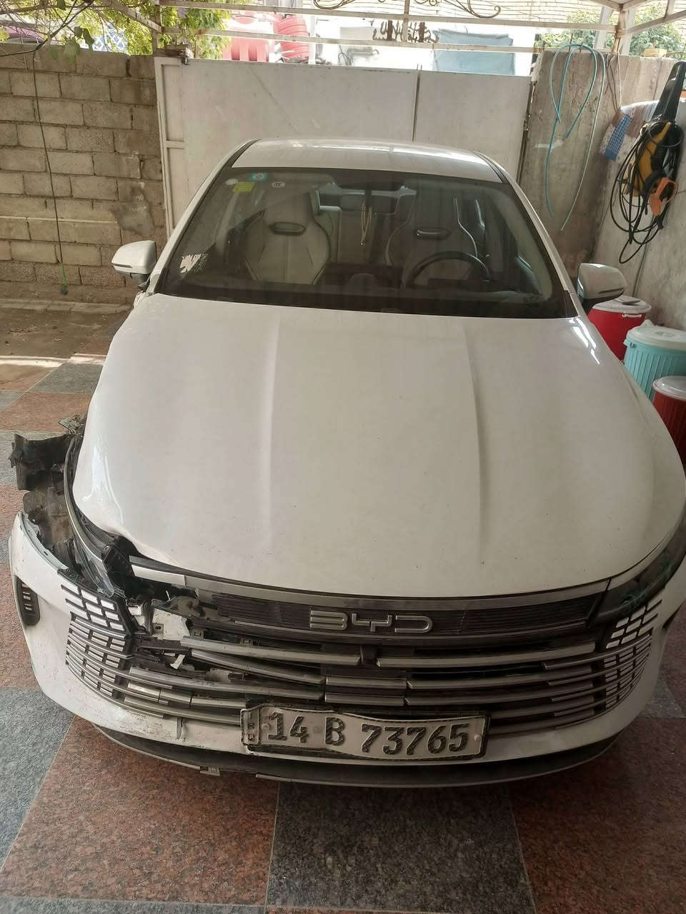 السلام عليكم بي واي دي ديستروير موديل 25بصره بسمي بيها هذه الحادث على حادثها أبيعها تعمل وتسير ماشيه 16الف السعر 118وبيها مجال  العنوان البصره الحيانيه شارع القائد قرب حسينيه اصحاب الكساء هاتف ***********
