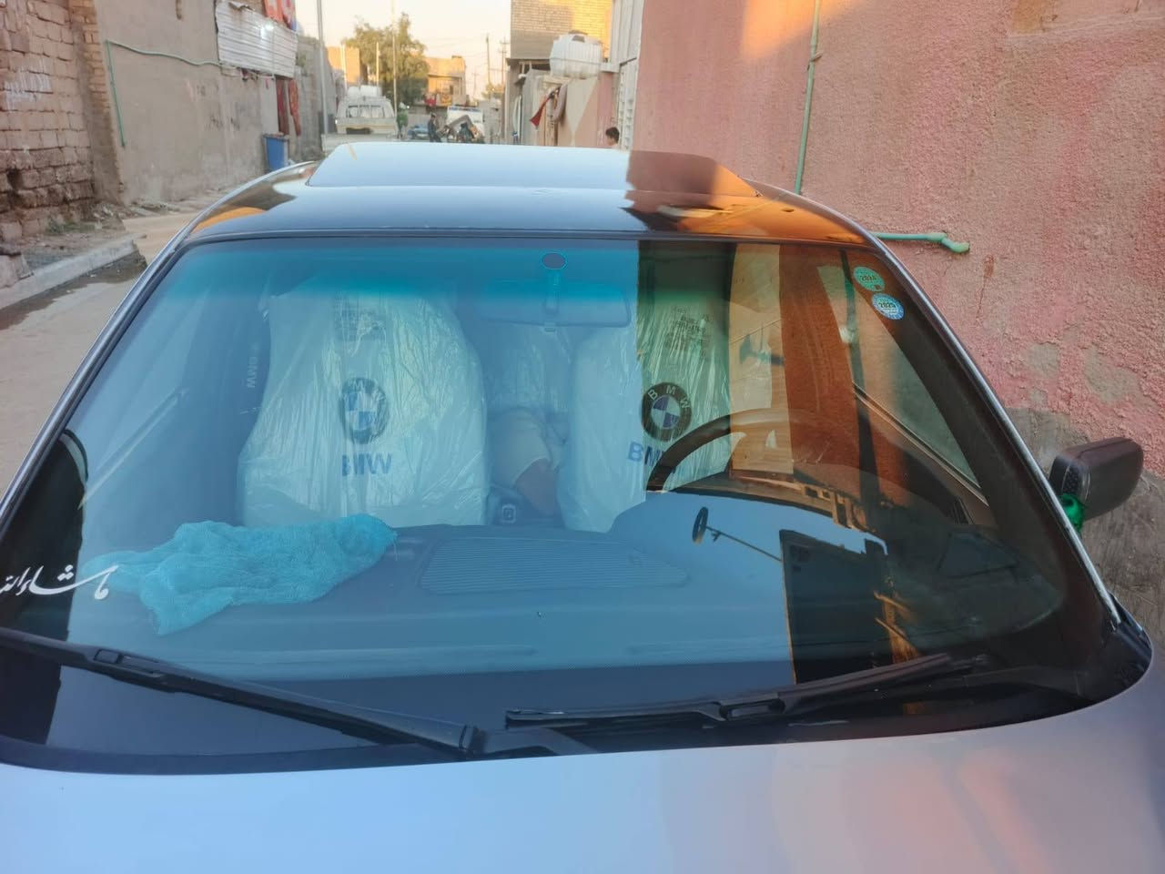 ياالله سلام عليكم شباب للبيع سياره بي ام 525مسكر فانص تخم تاير جديد تخم ويل جديد  بجم  عريض فتحه ابوت  كير ومكينه باجيس  داخل  جلد نضيف مصبوغه عام للجمليه  رقم اربيل بسم عربي سنويه 2030 كامله مكمله  عنوانه بغداد لزعفرنيه  ***********
