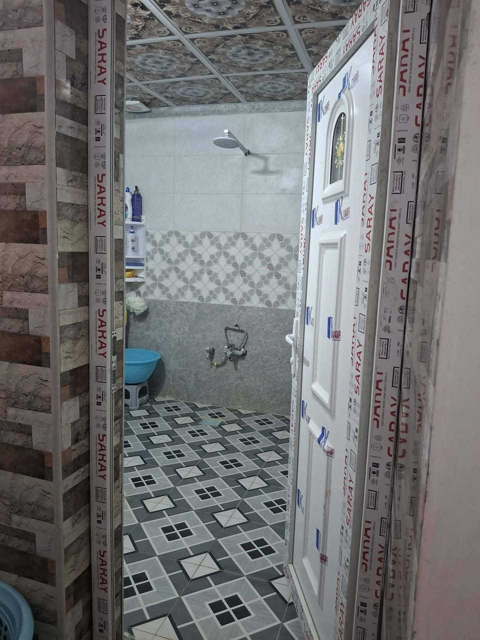 دار للبيع الموقع خلف الملعب المساحة 100 م غرفتين  مطبخ هول  صحيات داخلية وخارجية بناء طابوق عكاة  بناء  جديد  نقص بس ارضية  للا ستفسار اتصل على رقم الهاتف حــــــــــــيدر الظالمي  ***********
