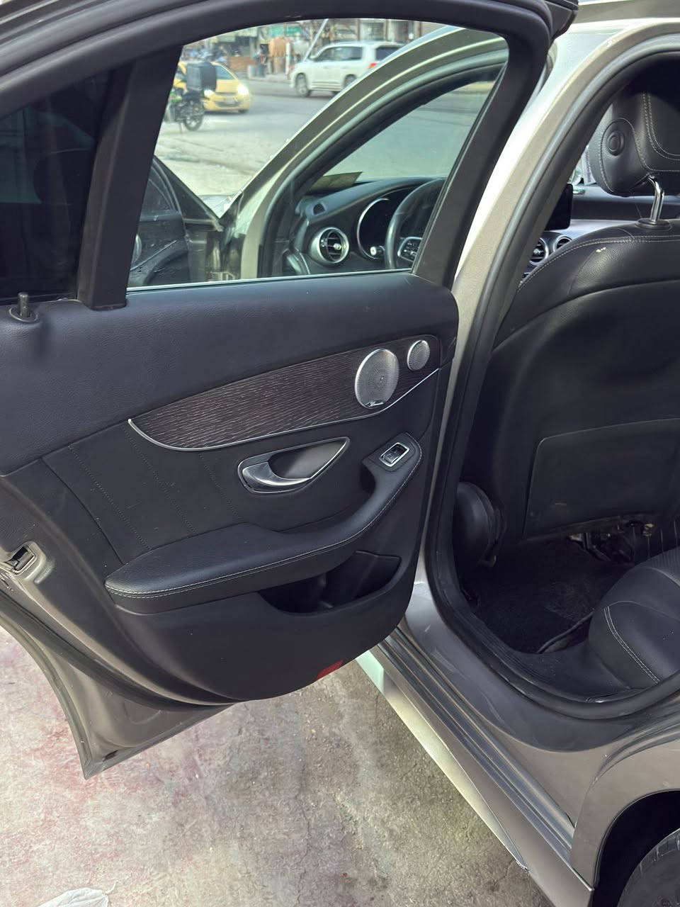 سلام عليكم
مارسيدس سي 300
كشنات تدفئه
باقي المواصفات معروفه
السياره 2020
حادثها بأمريكا فقط حافة بنيد
بالعراق انشخطة بدلت جاملغ وصار شخط بالباببين
سياره حلوه حيل صرفها كلش حلو رقم اربيل
هزه جديده
السياره موجوده بغداد
اي استفسار 077‪07188217
موجود واتساب


**إذا كنت صاحب هذا الإعلان وتريد حذفه لأي سبب، رجاءا أرسل رسالة إلى الدعم الفني**