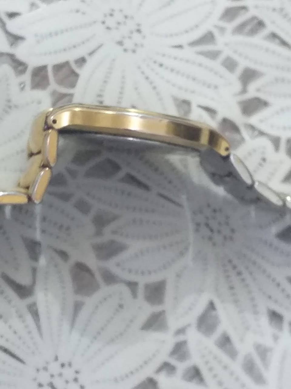 🌷🌷🌷🌷
السلام عليكم ورحمة الله وبركاته..
♥️RADO FLORENCE♥️
 ♦️#رجاءاالسعرراسلني خااااص♦️

🌻ساعة رادو فلورنس كوارتز سويسري اصلي مختوم ..
🌻المكينة السير الزمبلك البوك الجام كله اصلي سويسري..
🌻المينا سيراميك ونظافة لووووووك..
🌻يقال بيه 4 فصوص الماس وانا غير متاكد منها..
🌻القبغ مختوم ومعلم من الداخل والخارج..
🌻نظافة ممتازة ..
🌻القطر 33 ونص مع الزمبلك ..
♥️#رجاءاالسعرراسلني خاص..
🌹والتوفيق للجميع


**إذا كنت صاحب هذا الإعلان وتريد حذفه لأي سبب، رجاءا أرسل رسالة إلى الدعم الفني**