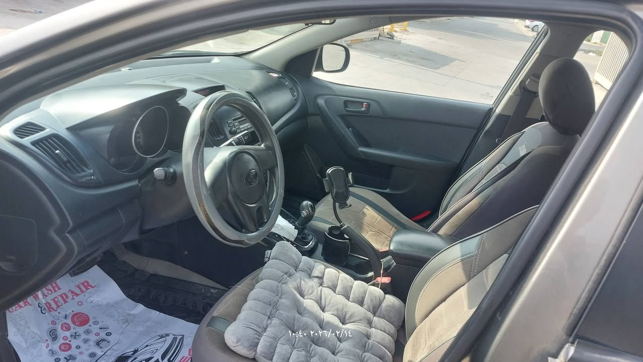 كيا سيراتو ٢٠١٢ خليجي رقم بغداد للبيع لون رصاصي غامق محرك ١٦٠٠ دوش ماشية ٢١٠ الف كم صبغ بابين جهة السايق و البنيد مجلح يراد صبغ جاهزة تبريد شغال ويل كب ١٥ تحويل مباشر السعر ٨٧ بيها مجال بسيط
للاتصال ***********
