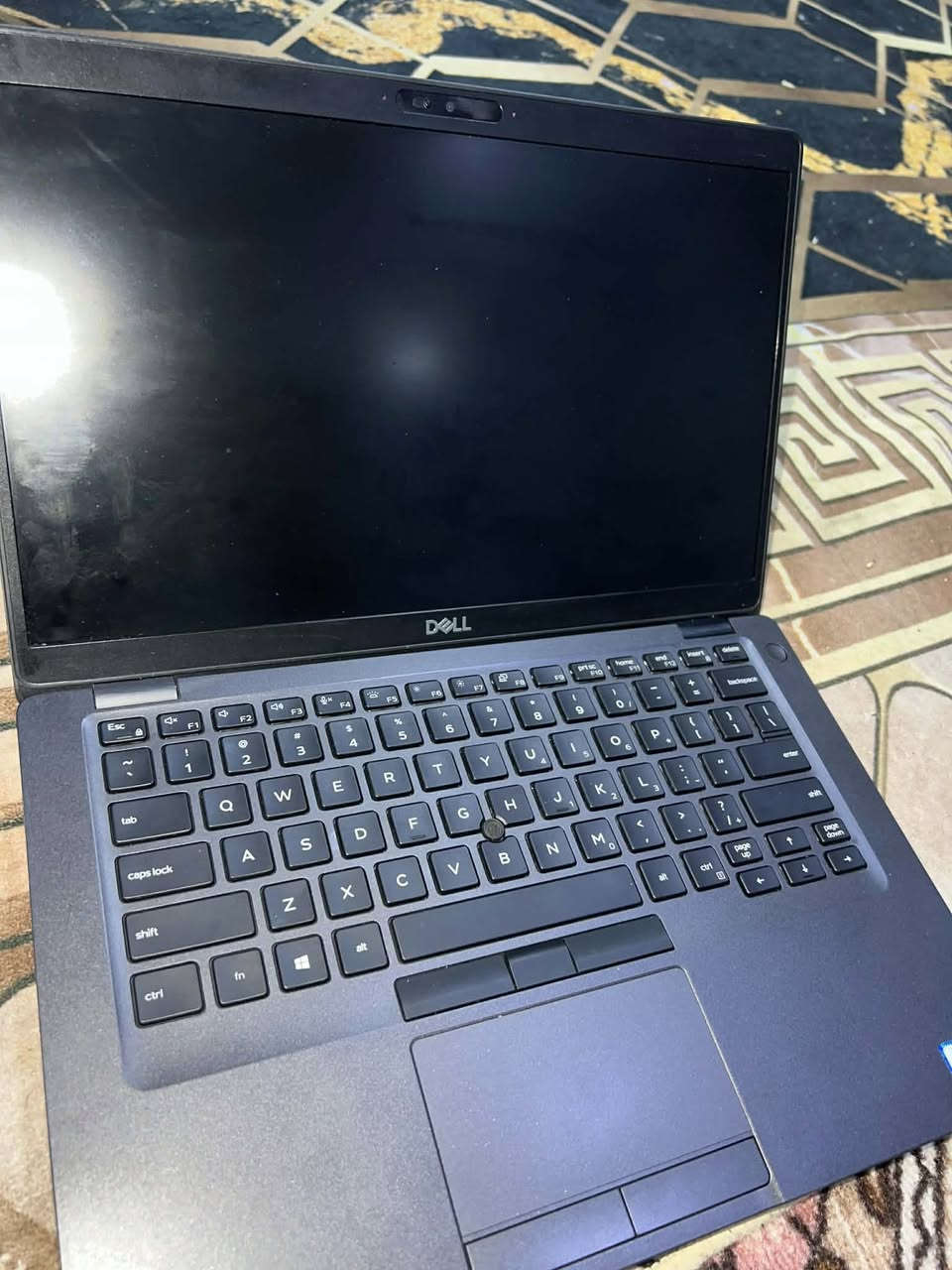 لابتوب dell للبيع معالج H رام 8 كوراي 5 جيل 9  هارد 256 شاشة 14انج ليس لمس للتواصل *********** 
سعره 400وبي مجال قليل
