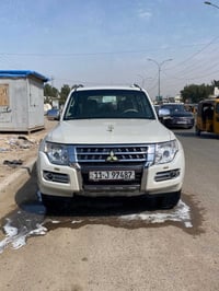 يا الله سلام عليكم للبيع باجيرو 2010سيارةفول حبتور قطرة صبغ مابيها تخم...